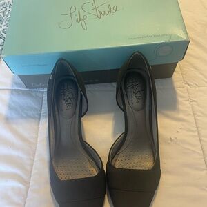 Life Stride Elegant Black Heels